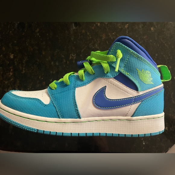 Nike Jordan One Sprites size 5.5Y - Picture 2 of 4
